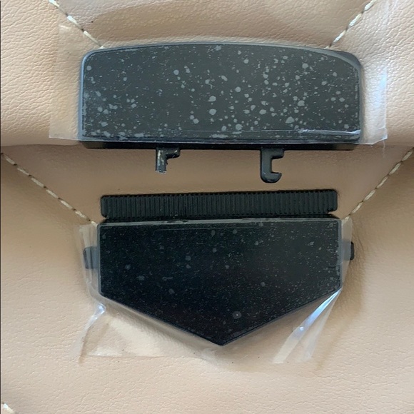 SALE Nude Envelope Bag with Chain Strap - Picture 3 of 3